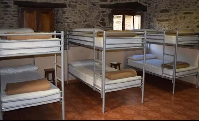Pensión Albergue Los Caminantes   Hostel