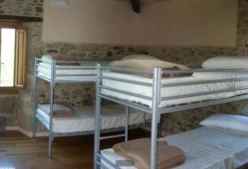 Pensión Albergue Los Caminantes   Hostel