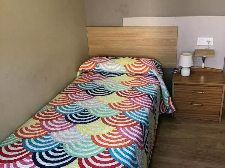 Pensión Albergue Los Caminantes   Hostel
