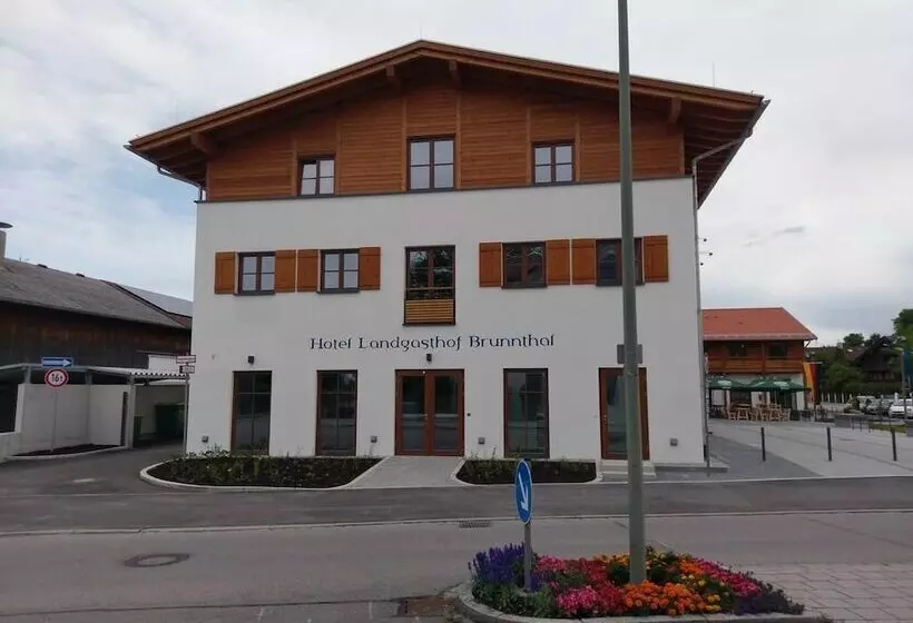 Hotelli Landgasthof Brunnthal