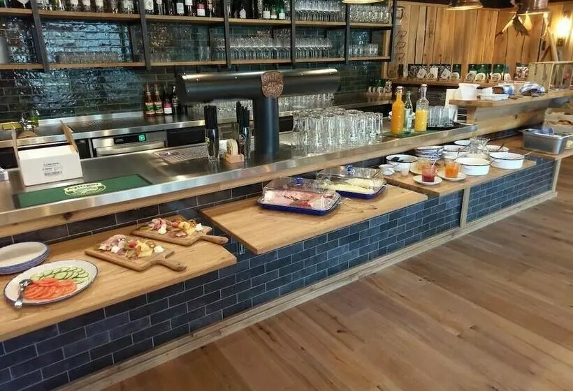 Hotelli Landgasthof Brunnthal