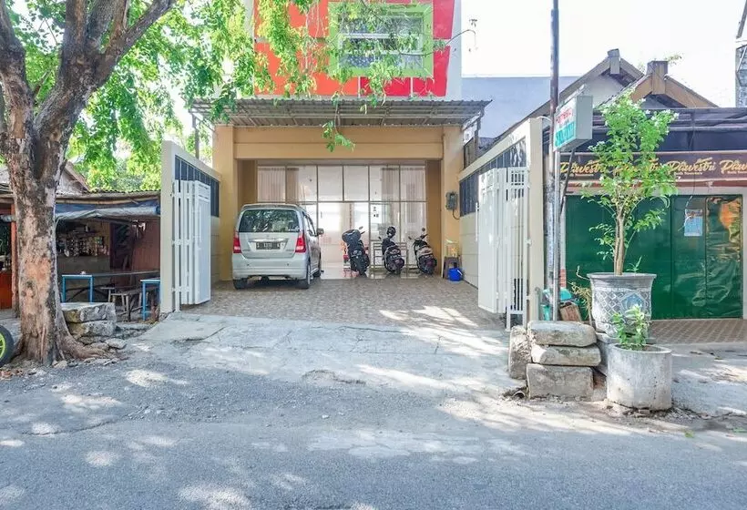 Hotelli Oyo 3434 Penginapan Keluarga Syariah