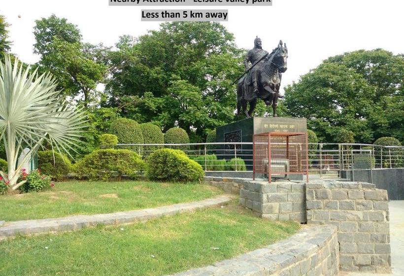 호텔 Vaccinated Staff Spot On 72005 Shri Anand