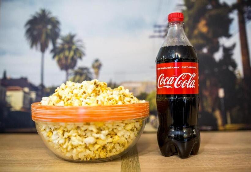 هاستل Hollywood