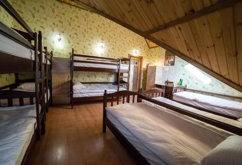 Retkeilymaja Hollywood