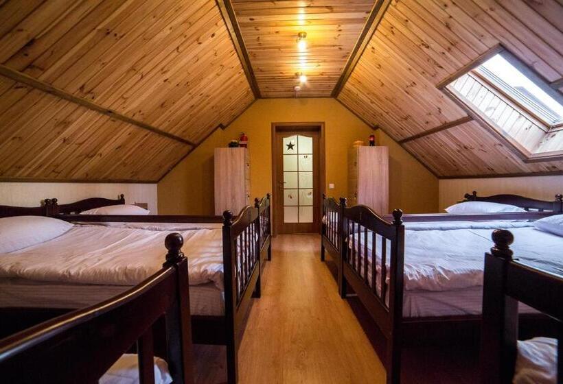 هاستل Hollywood