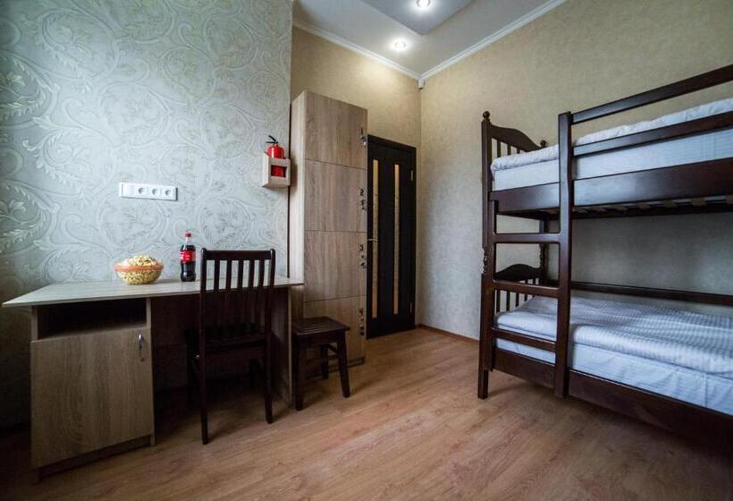 هاستل Hollywood