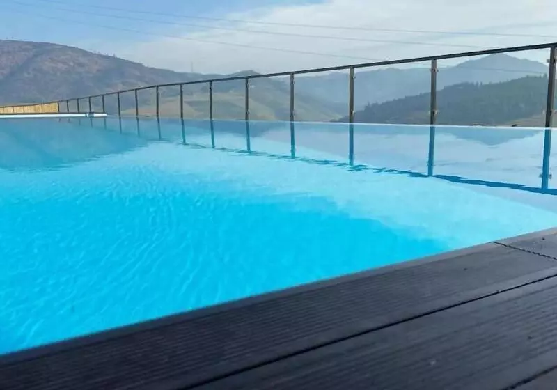 Aamiaismajoitus (B&B) Quinta Da Portela Douro