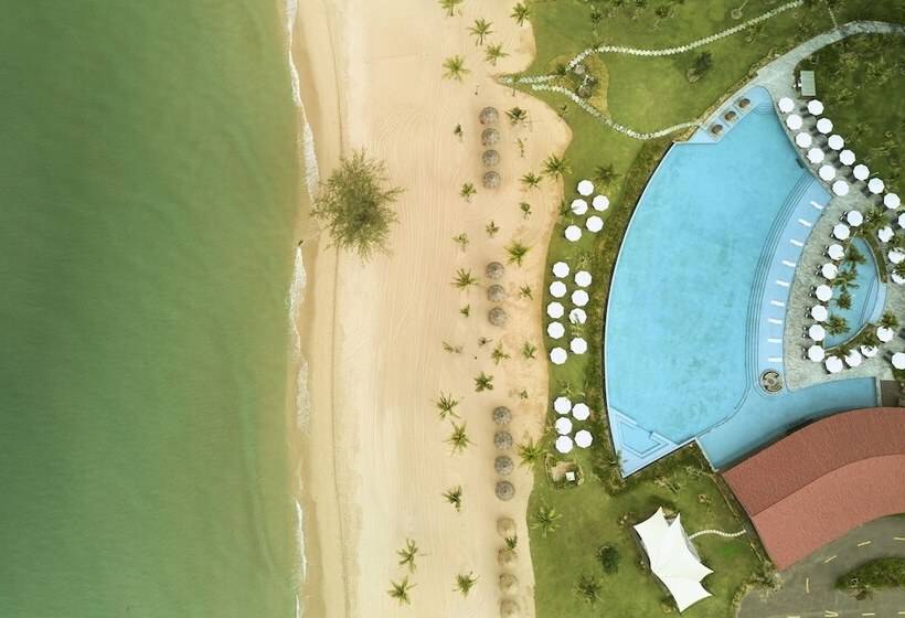 هتل Mövenpick Resort Waverly Phu Quoc