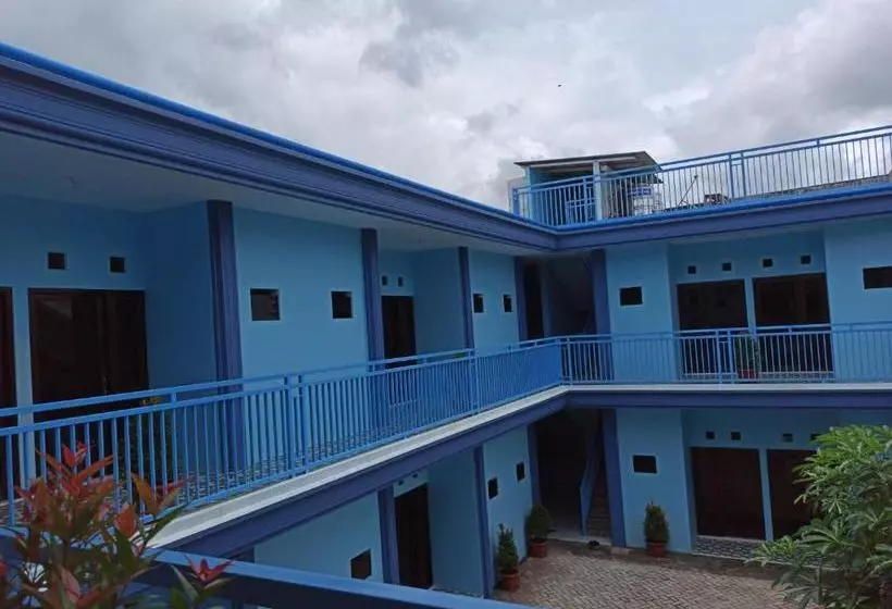 ホテル Oyo 3183 Kost Putri Biru Siguragura