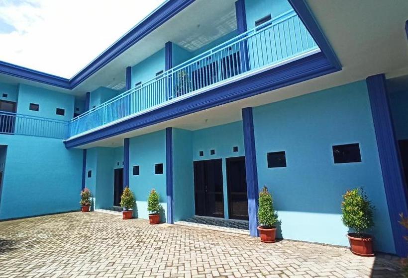 هتل Oyo 3183 Kost Putri Biru Siguragura