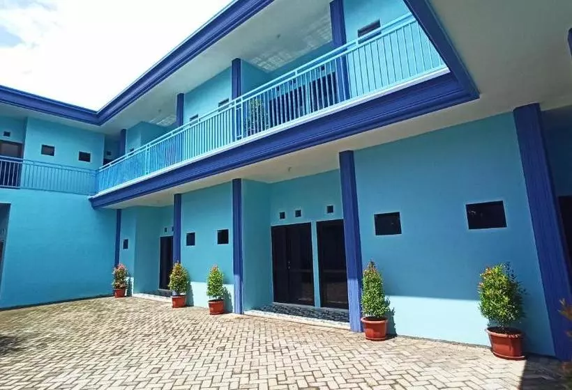 ホテル Oyo 3183 Kost Putri Biru Siguragura