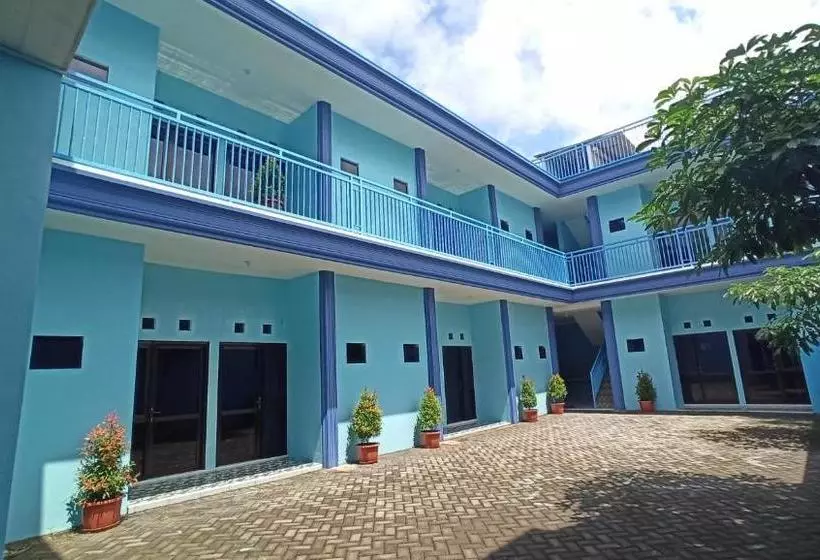 ホテル Oyo 3183 Kost Putri Biru Siguragura