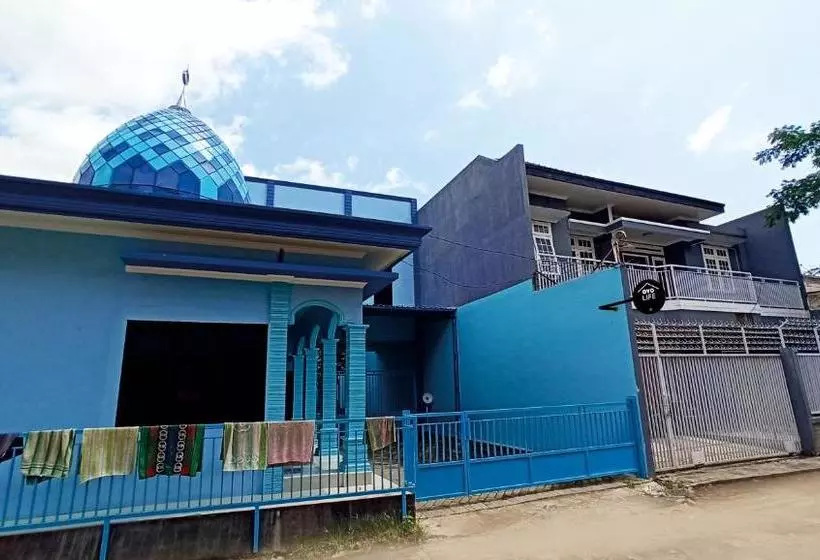 ホテル Oyo 3183 Kost Putri Biru Siguragura