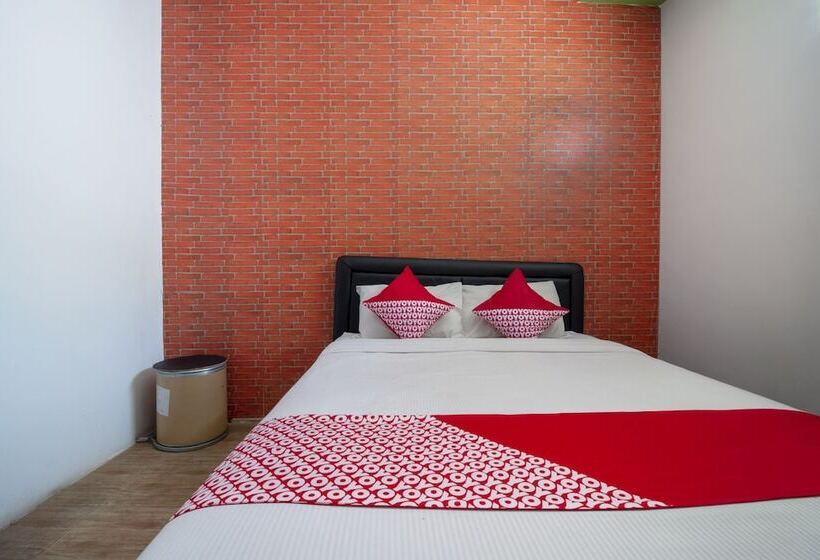 Hotell Oyo 3283 Bwalk