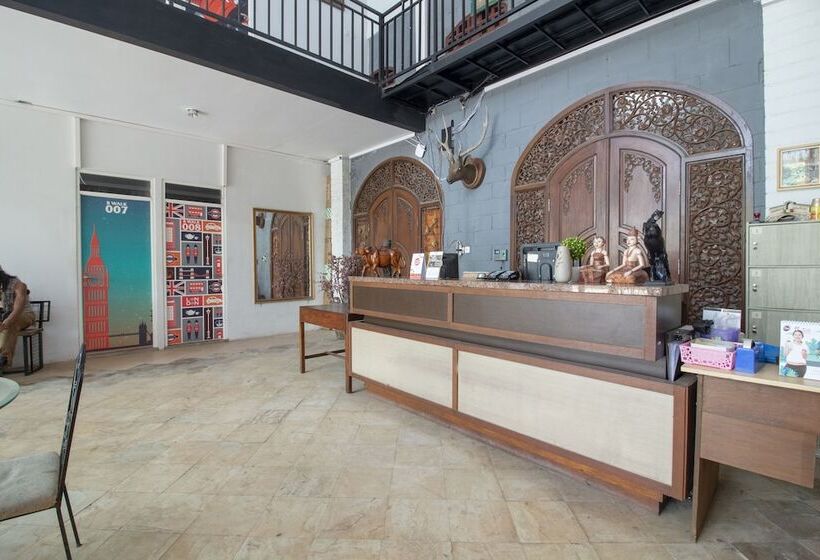 Hotell Oyo 3283 Bwalk