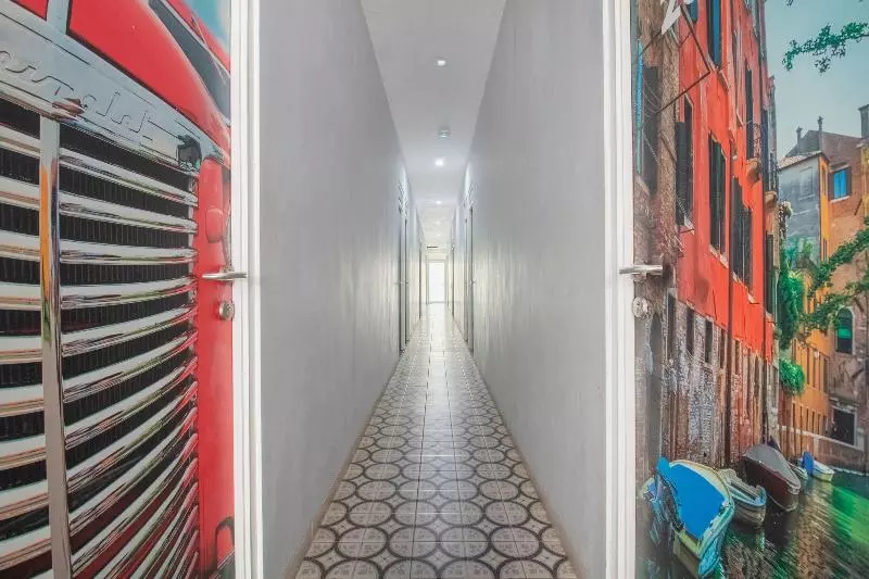 Hotel Oyo 3283 Bwalk