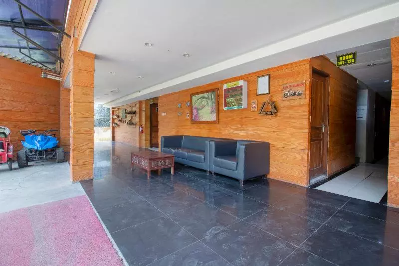 Hotel Oyo 3283 Bwalk