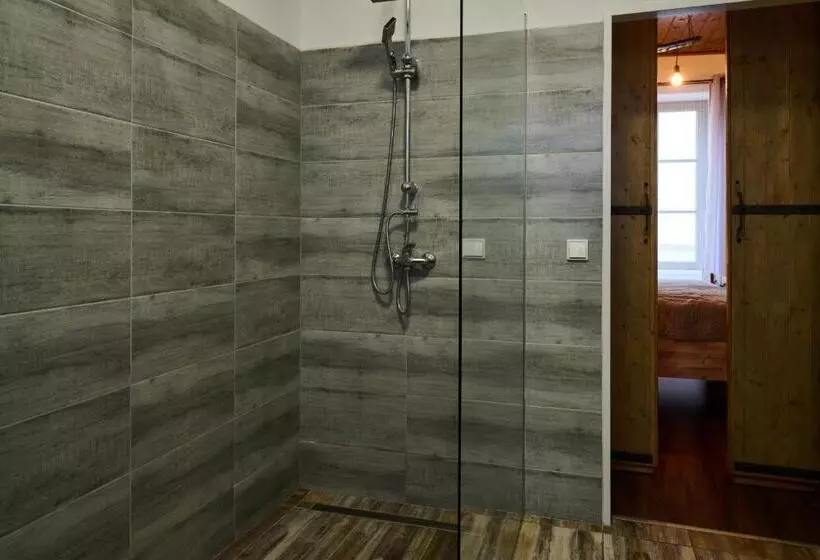 Majatalo Dům U Lázní