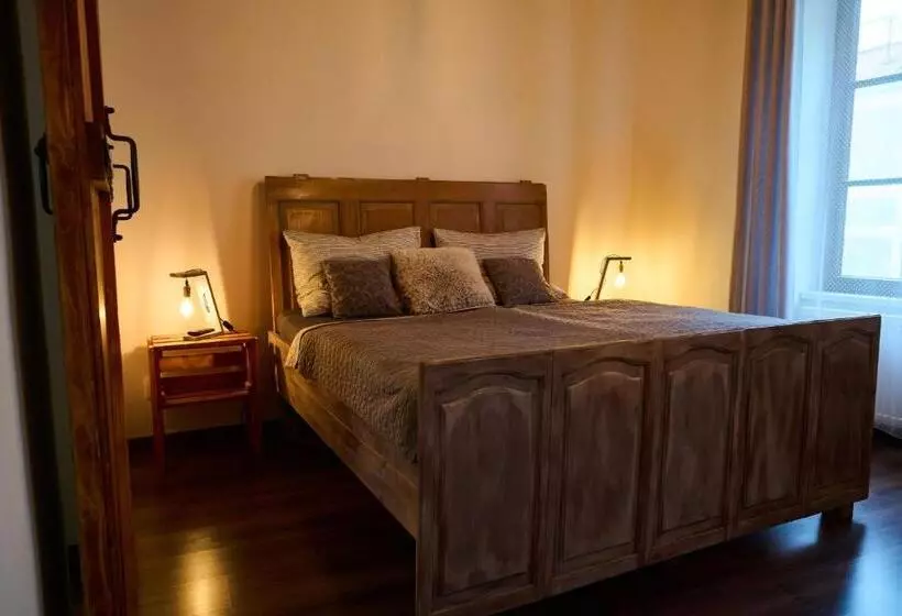 Majatalo Dům U Lázní