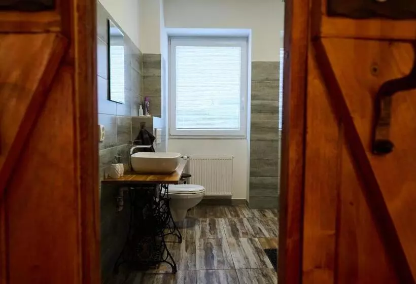 Majatalo Dům U Lázní