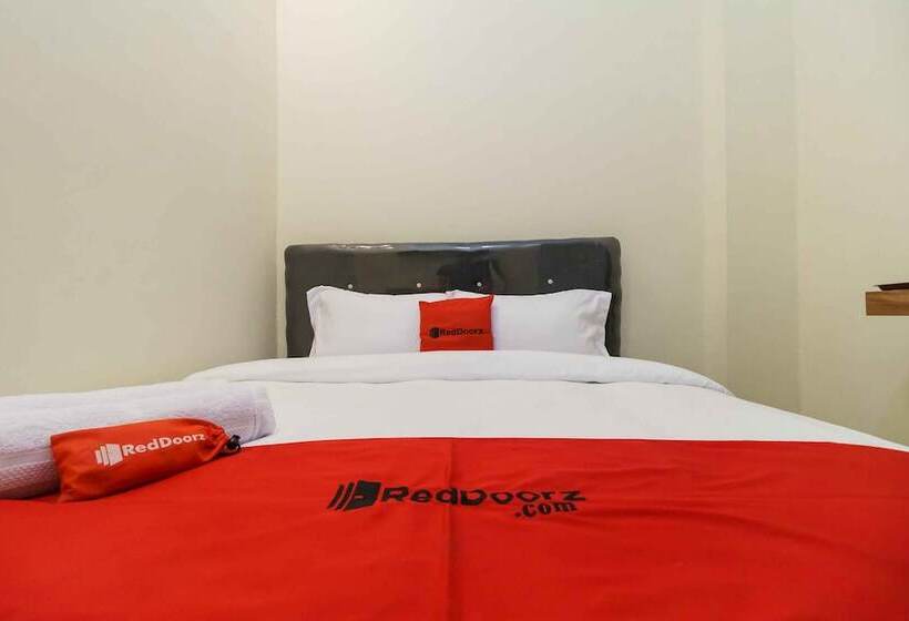 פנסיון Reddoorz Syariah Near Lubang Jepang Bukittinggi
