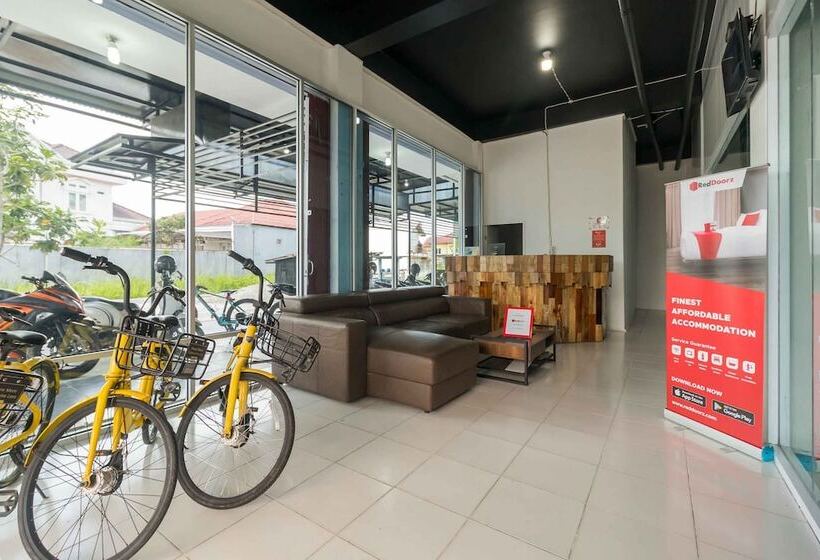 פנסיון Reddoorz Syariah Near Lubang Jepang Bukittinggi