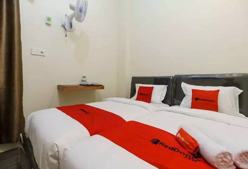 ペンション Reddoorz Syariah Near Lubang Jepang Bukittinggi