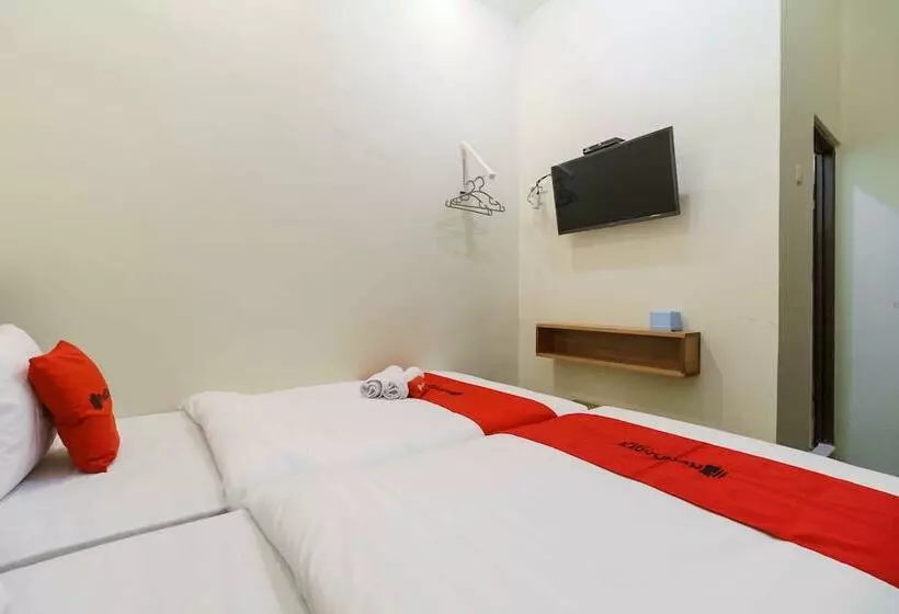 ペンション Reddoorz Syariah Near Lubang Jepang Bukittinggi