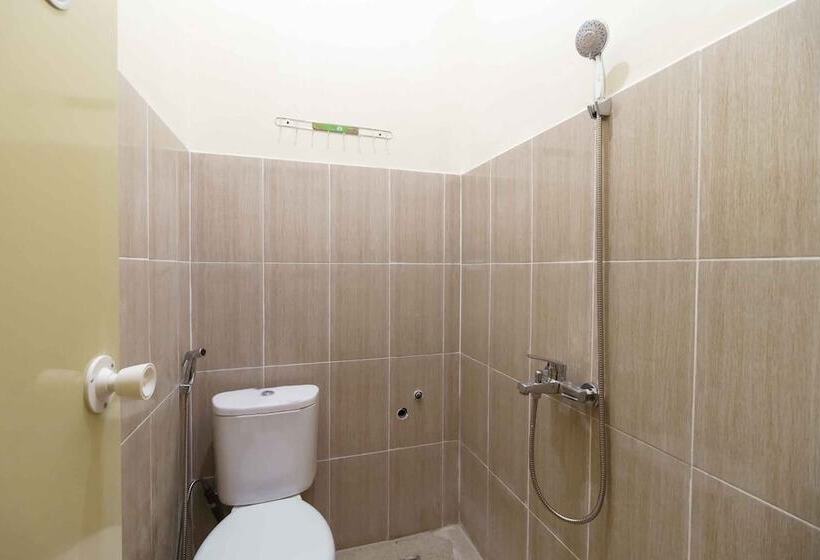 פנסיון Reddoorz Syariah Near Lubang Jepang Bukittinggi