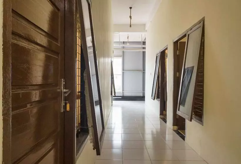 ペンション Reddoorz Syariah Near Lubang Jepang Bukittinggi