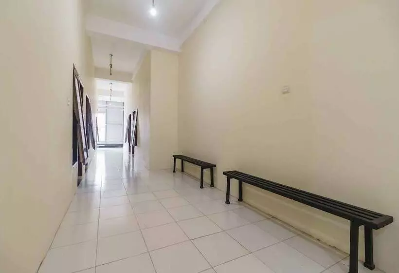 ペンション Reddoorz Syariah Near Lubang Jepang Bukittinggi