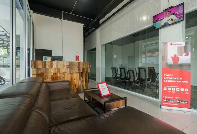 פנסיון Reddoorz Syariah Near Lubang Jepang Bukittinggi