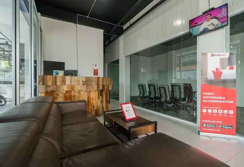 ペンション Reddoorz Syariah Near Lubang Jepang Bukittinggi