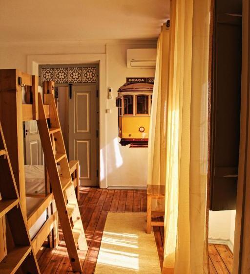 هاستل Very Typical Alojamento Local