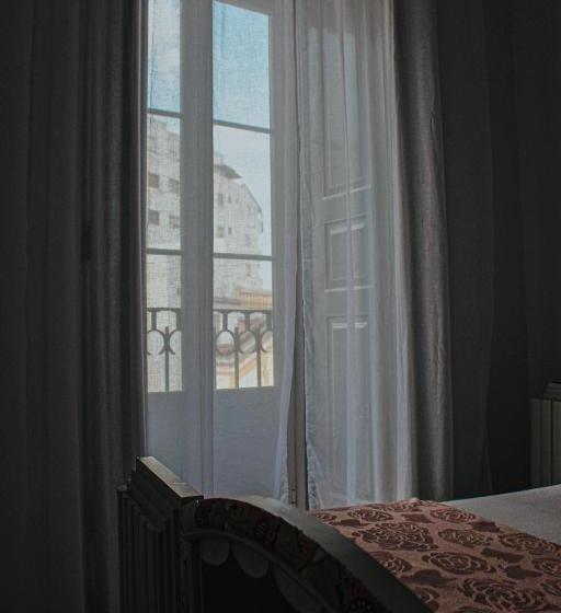 هاستل Very Typical Alojamento Local