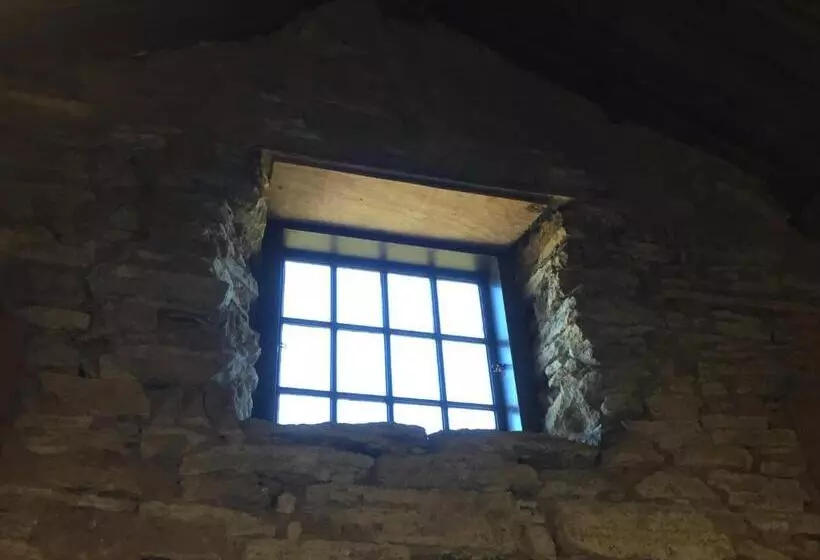 تختخواب و صبحانه Stenbrottets Smedja