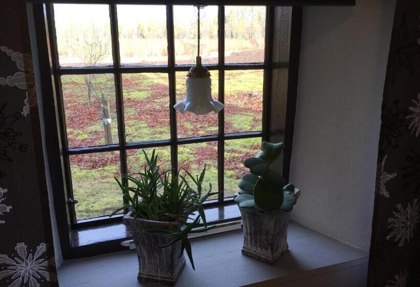 Bed and Breakfast Stenbrottets Smedja