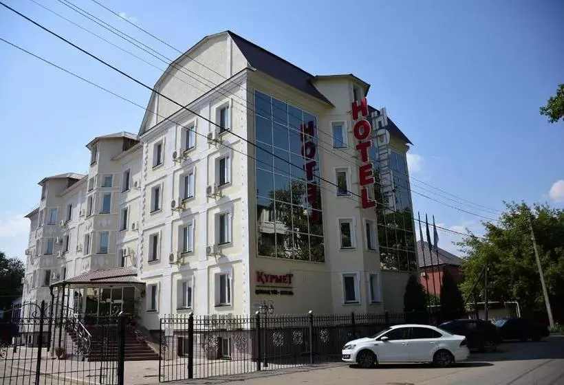 هتل кұрмет