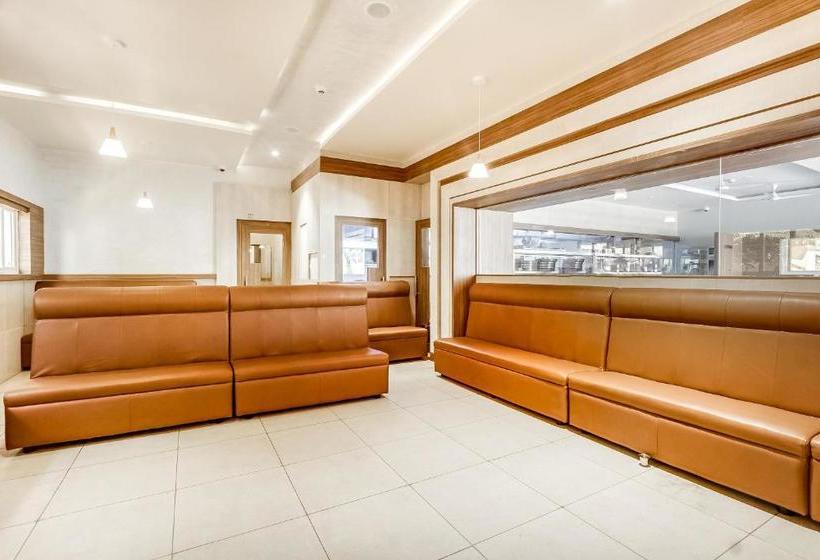 Hotel Capital O 71132  Velavan