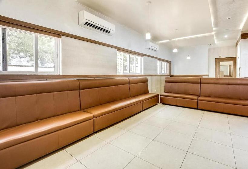 Hotel Capital O 71132  Velavan