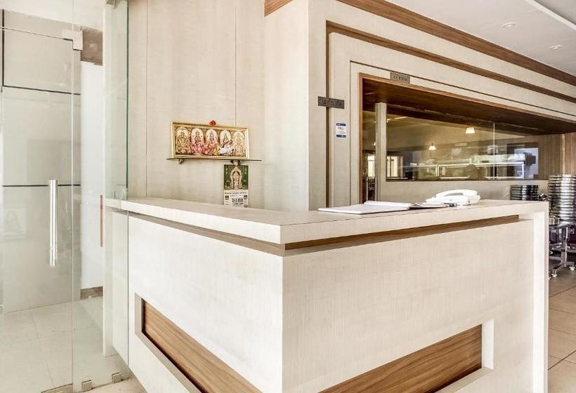 Hotel Capital O 71132  Velavan