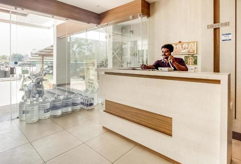 Hotel Capital O 71132  Velavan