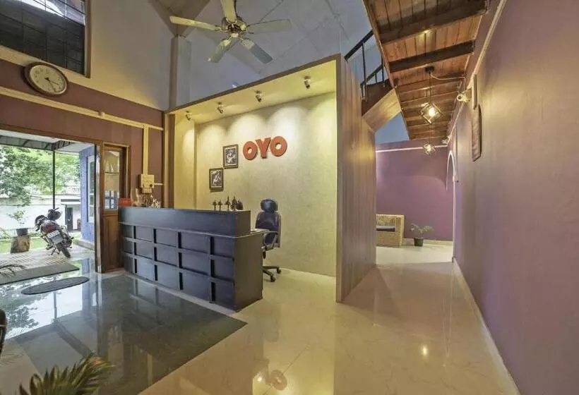 ホテル Oyo 63144 Highland Manor