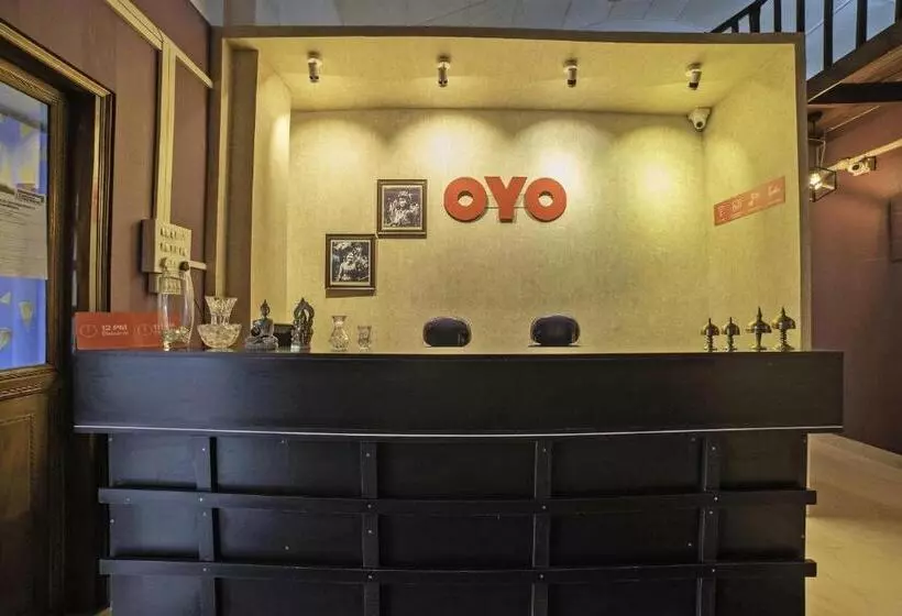 ホテル Oyo 63144 Highland Manor