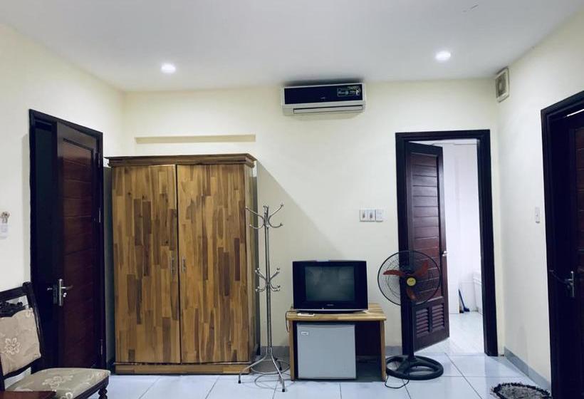 هتل Oyo 999 Vip Hostel