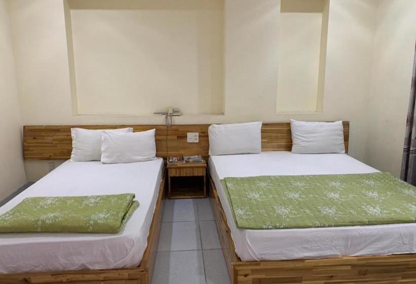 هتل Oyo 999 Vip Hostel