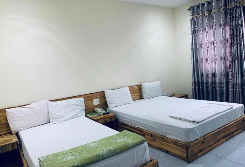 هتل Oyo 999 Vip Hostel