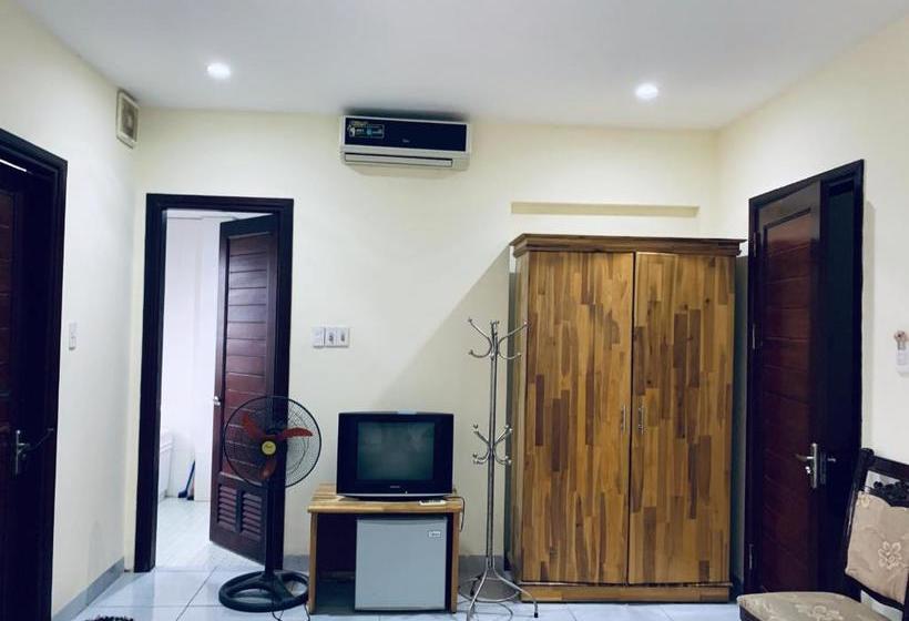 هتل Oyo 999 Vip Hostel