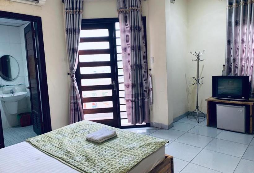 هتل Oyo 999 Vip Hostel